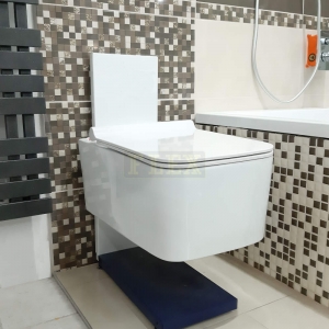 Závesný wc klozet hranol 